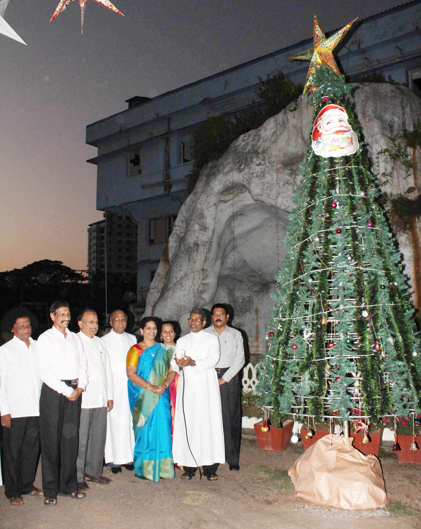 ಧರ್ಮಕ್ಕಾಗಿ ಸಾಯುವ ಬದಲು ಬದುಕಿ: ಪ್ರೊಫೆಸರ್ ವಂ.ಕ್ಲಿಫರ್ಡ್ ಫೆರ್ನಾಂಡಿಸ್